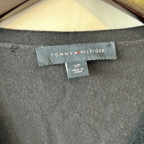 Tommy Hilfiger Women's Navy Blue Gold Studded Knit V-Neck Sweater Size Small - Picture 2 of 8